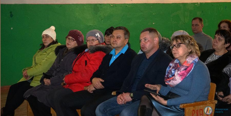 Депутат Примаков встретился с жителями аткарских сел