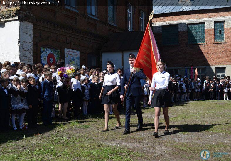110-й выпуск прошел сегодня в старейшем учебном заведении района – школе № 3 (ФОТО)