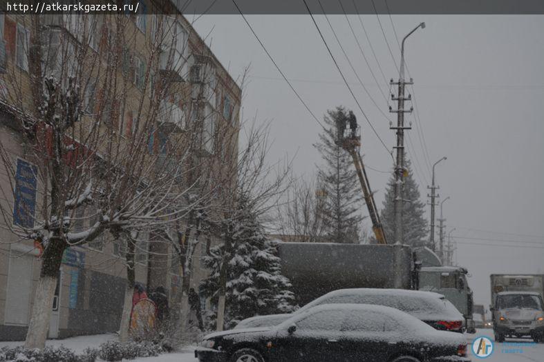 15-минутный снегопад накрыл город белым пушистым покрывалом (ФОТОРЕПОРТАЖ)