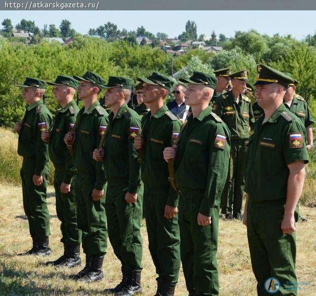 22 июня в Аткарске с воинскими почестями захоронили останки сержанта Авдеева (ВИДЕО)