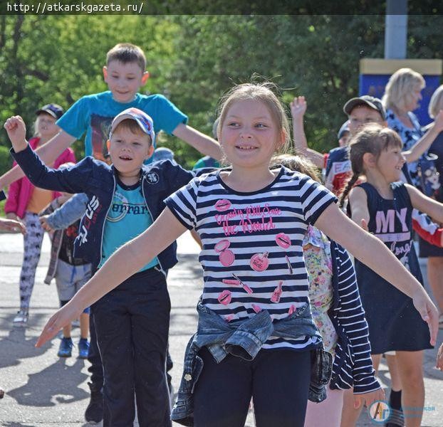 250 детей сделали зарядку с призером международных соревнований по боксу