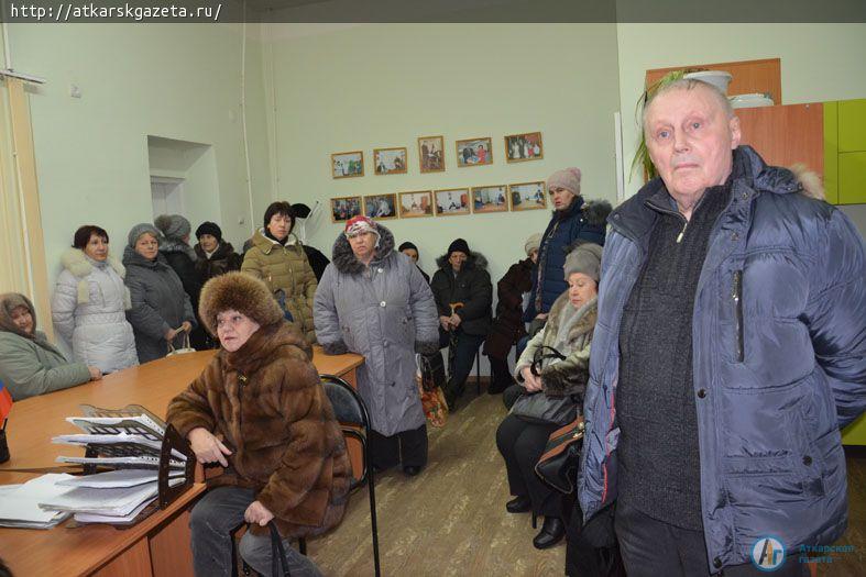 44 аткарчанина пришли сегодня на прием к депутату Областной Думы (ФОТО)