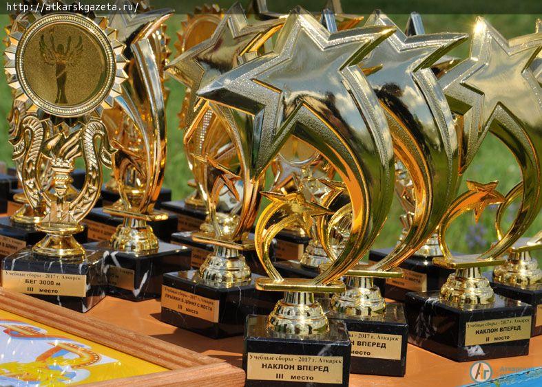 44 парня вернулись домой после пятидневных испытаний (ФОТОРЕПОРТАЖ)