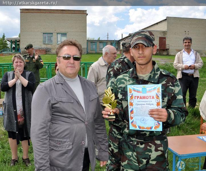 44 парня вернулись домой после пятидневных испытаний (ФОТОРЕПОРТАЖ)