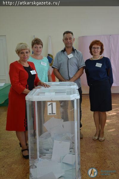 95-летний юбилей ветеран войны Александр ГОНТАРУК отметил на избирательном участке (ФОТО)