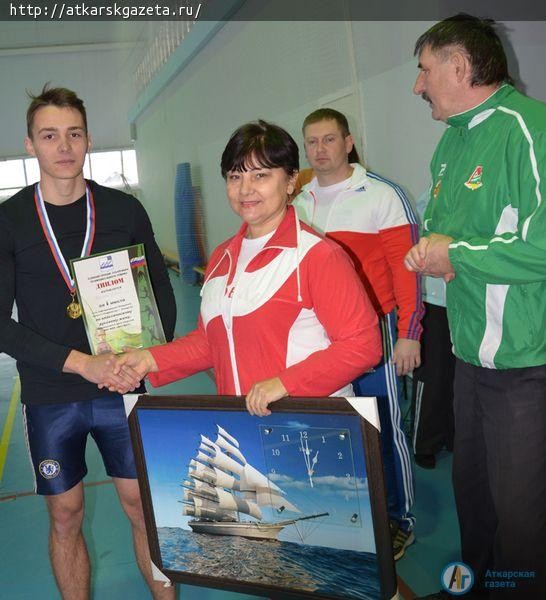 Абсолютным победителем первых районных соревнований по русскому жиму стал Сергей ВЛАСОВ (ФОТО)