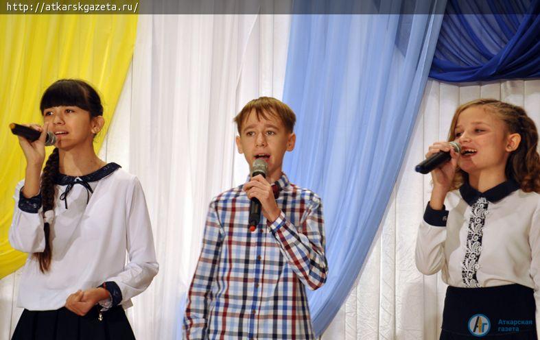 Активную молодежь научили организовывать праздники для больных детей