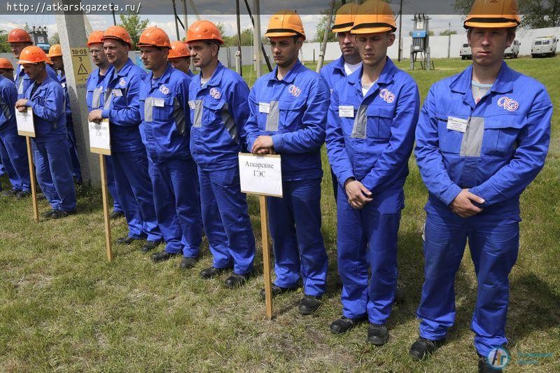 Артём СПЕСИВОВ из Аткарска стал лучшим мастером распределительных сетей ФОТО)