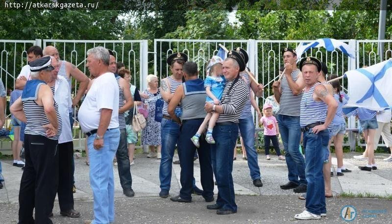 Аткарчане отмечают день Военно-морского флота (фоторепортаж)