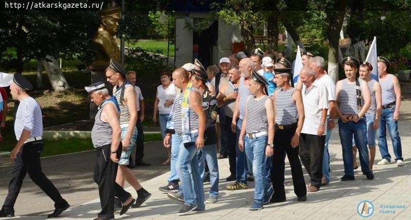 Аткарчане отмечают день Военно-морского флота (фоторепортаж)