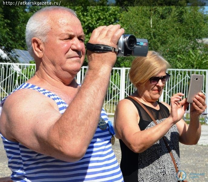 Аткарчане отмечают день Военно-морского флота (фоторепортаж)