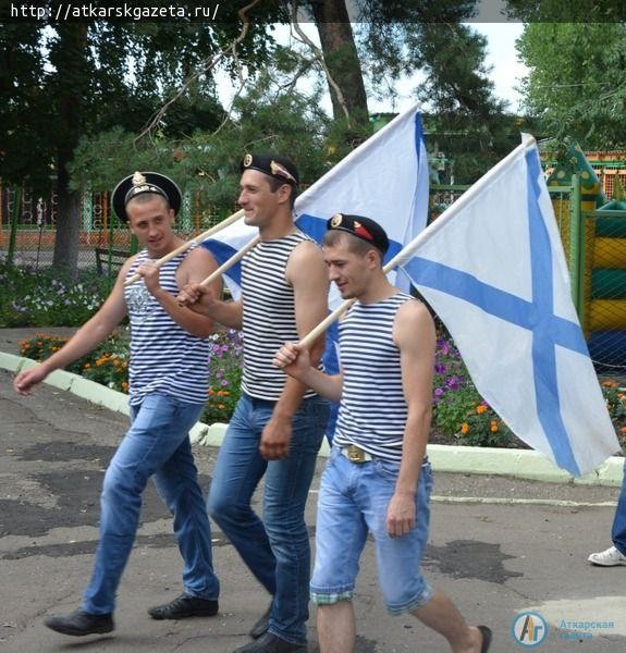 Аткарчане отмечают день Военно-морского флота (фоторепортаж)