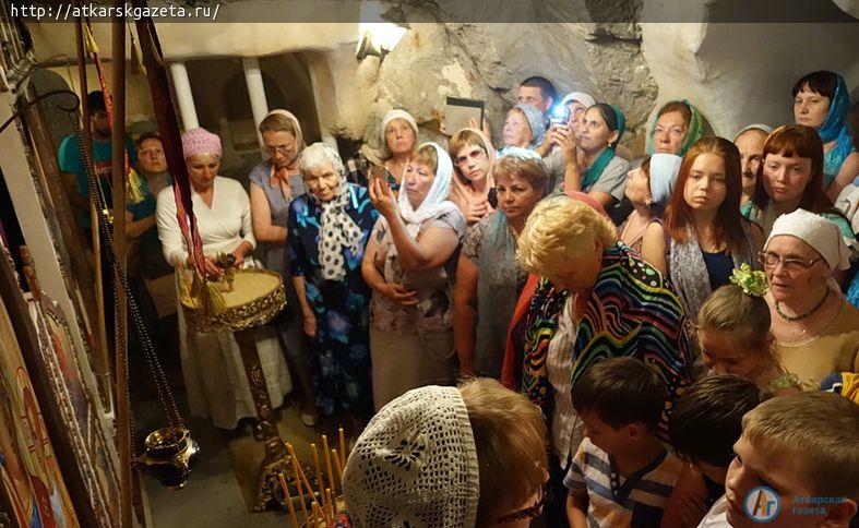 Аткарчане побывали в мужском Пещерном монастыре (ФОТО)