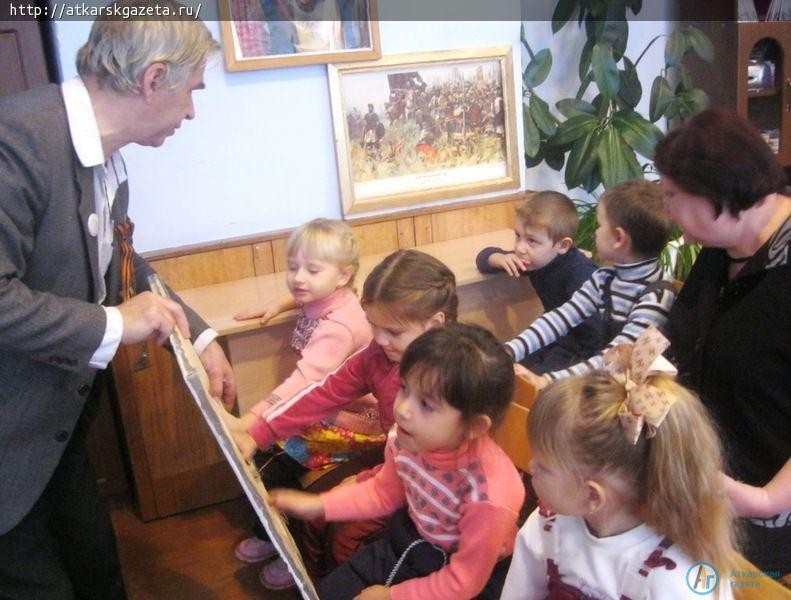 Аткарские художники подарили сельским детям праздник искусства