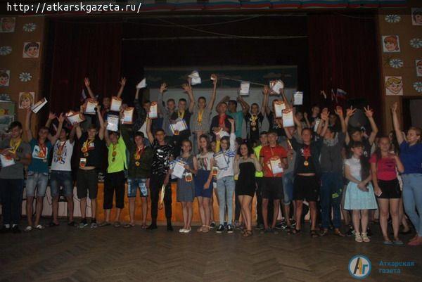Аткарские лицеисты стали лучшими в перетягивании каната и волейболе