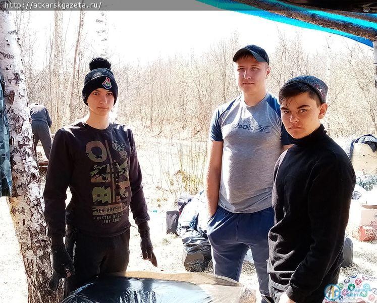 Аткарские поисковики обнаружили в Новгородской области останки трех советских солдат