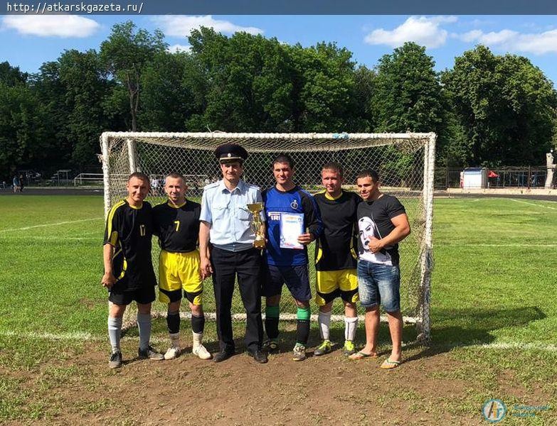 Аткарские полицейские победили в соревнованиях по мини-футболу