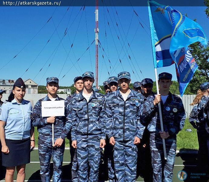 Аткарские школьники сделали зарядку с самым сильным человеком России (ФОТО)