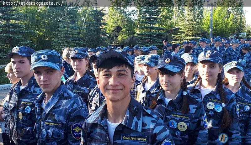 Аткарские школьники сделали зарядку с самым сильным человеком России (ФОТО)