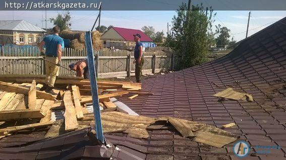 Аткарские спасатели пришли на помощь пострадавшим от стихии жителям Петровского района