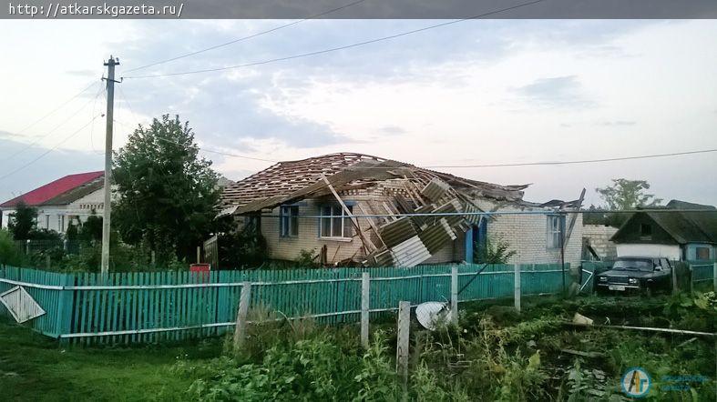 Аткарские спасатели пришли на помощь пострадавшим от стихии жителям Петровского района