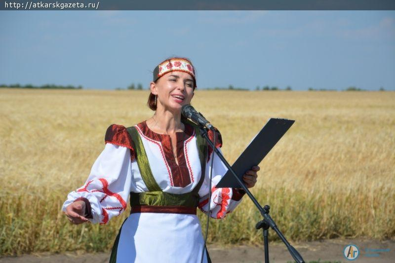 Аткарский район отметил праздник первого снопа (ФОТО)