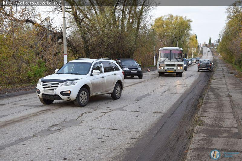 Авария на Телефонной стала причиной огромной пробки (ФОТО)