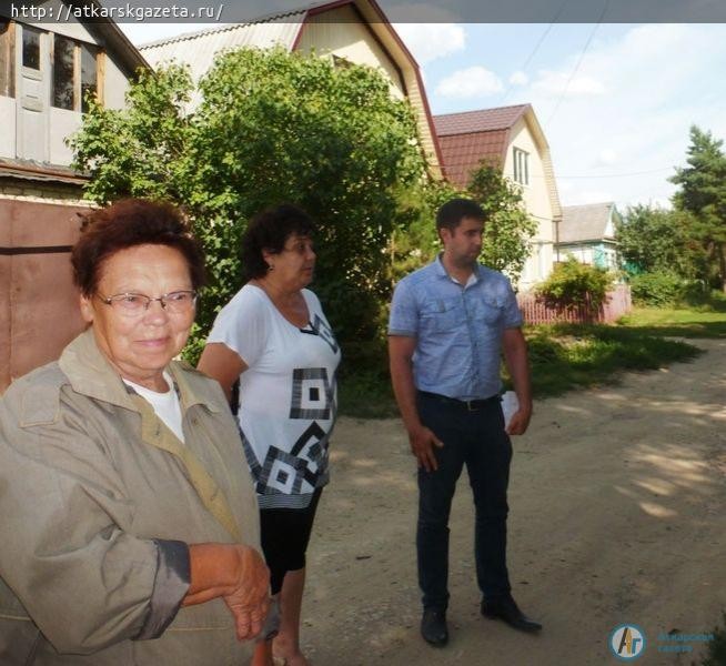 «Бабушкин патруль» вышел в рейд по берегам Аткары с пожарным инспектором.