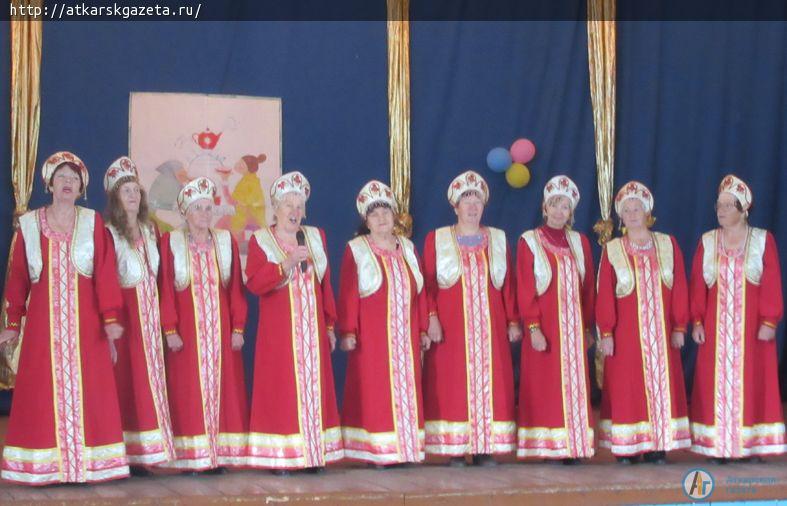 Для бабушек пели и плясали дети, воспитатели и работники культуры села Озерное