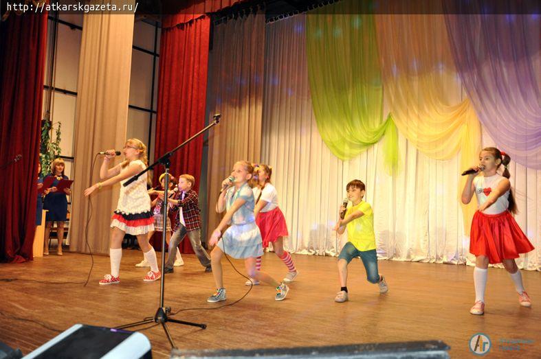 Городской праздник «Последний звонок-2016» объединил выпускников (ФОТО)