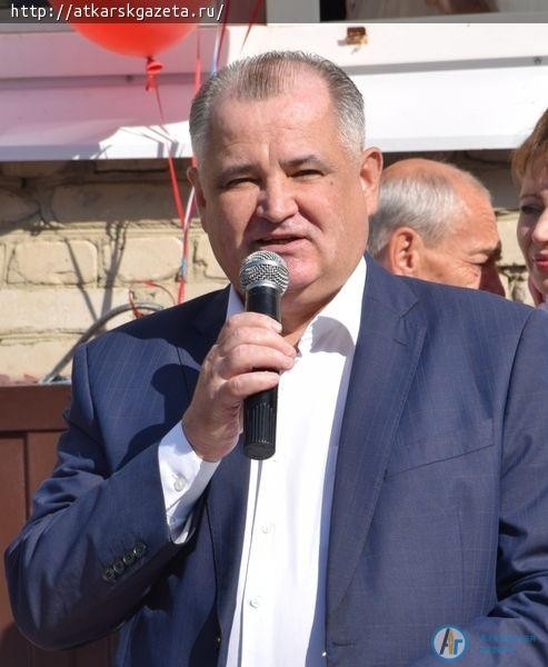 Японский колокольчик известил учеников школы №9 о начале учебного года