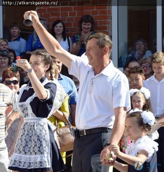 Японский колокольчик известил учеников школы №9 о начале учебного года