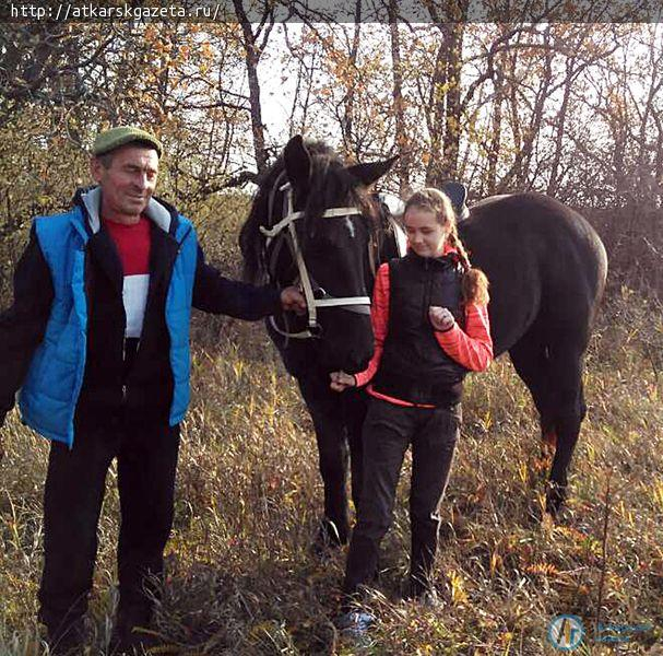 Юные туристы совершили путешствие к Моленному роднику и катались верхом на лошадях (ФОТО)