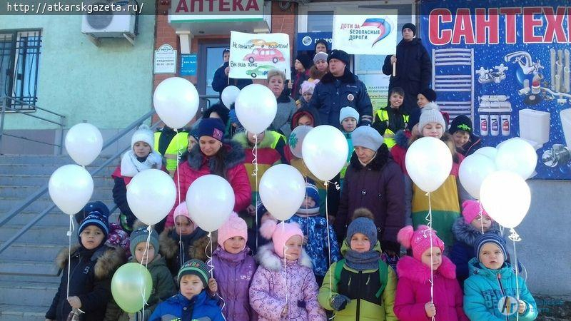Юных аткарчан в Школе безопасности учат уважать дорогу (ФОТО)
