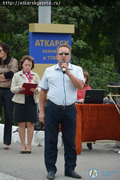 Минутой молчания почтили память погибших в Беслане ученики аткарских школ (ФОТО)