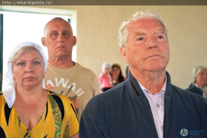 Митрополит ЛОНГИН посетил склеп Юрьевичей в селе Старая Лопуховка (ФОТО)