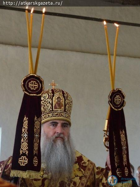 Митрополит ЛОНГИН посетил склеп Юрьевичей в селе Старая Лопуховка (ФОТО)