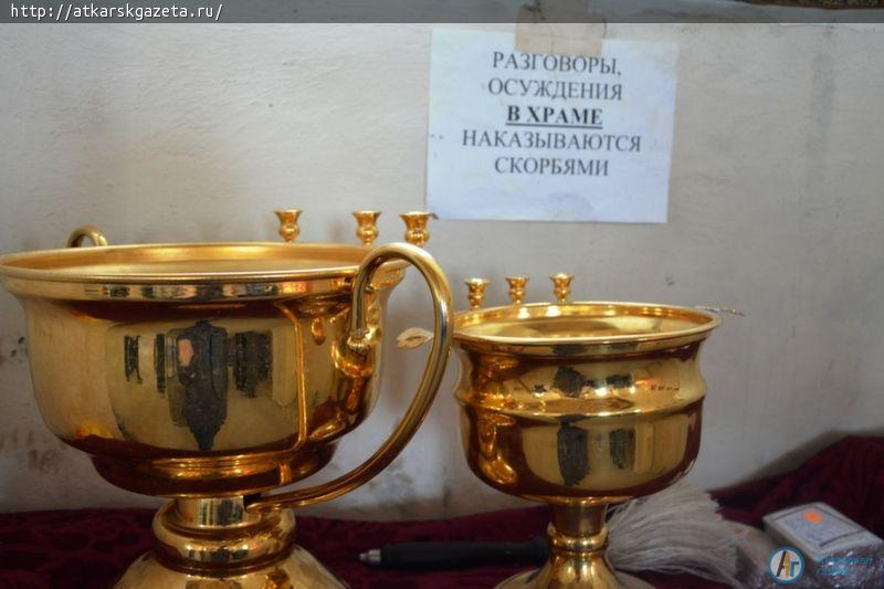 Митрополит ЛОНГИН посетил склеп Юрьевичей в селе Старая Лопуховка (ФОТО)