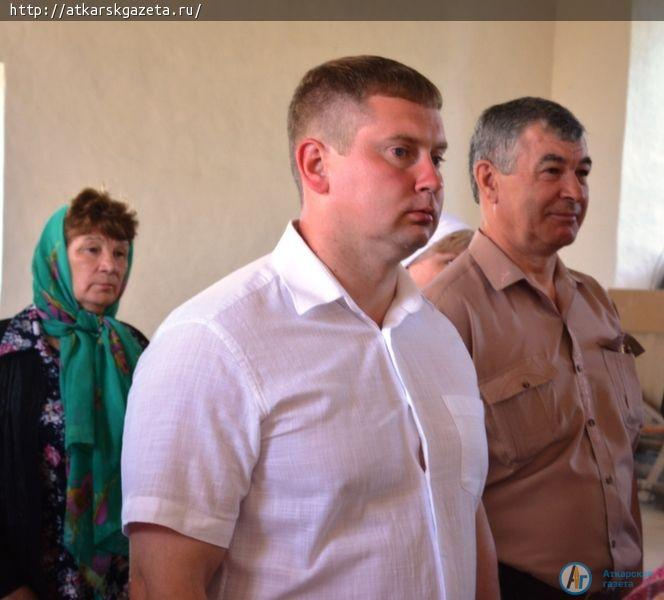 Митрополит ЛОНГИН посетил склеп Юрьевичей в селе Старая Лопуховка (ФОТО)