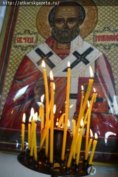 Митрополит ЛОНГИН посетил склеп Юрьевичей в селе Старая Лопуховка (ФОТО)