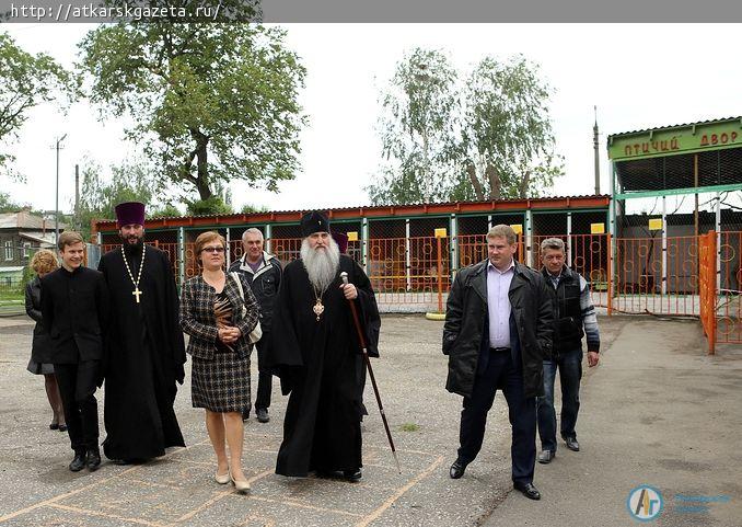 Митрополиту ЛОНГИНУ показали музей и зоопарк (ФОТО)