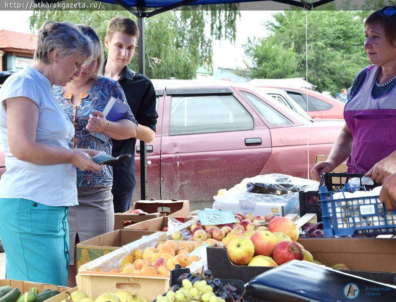 На Аткарском рынке обнаружены опасные помидоры и абрикосы