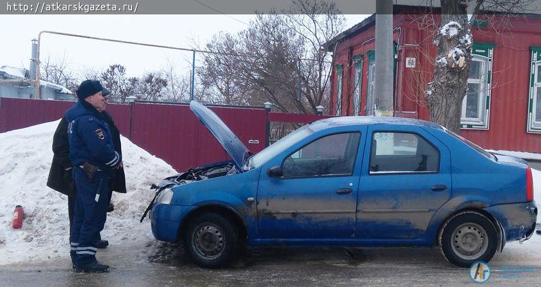 На Республиканской горел Рено Логан
