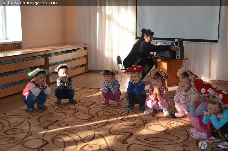 На родительском собрании выступили малыши первого года обучения