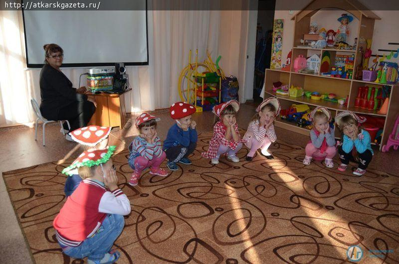 На родительском собрании выступили малыши первого года обучения