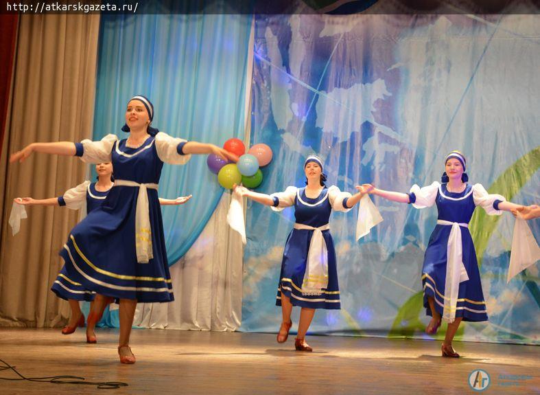 На сцене РКЦ бесплатно давали рецепты хорошего настроения (ФОТО)