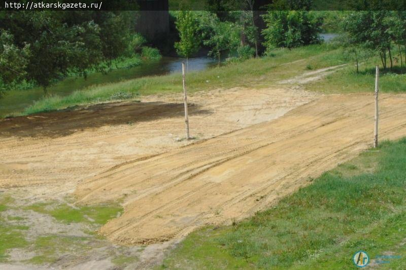 На улицах города продолжается грейдирование дорог