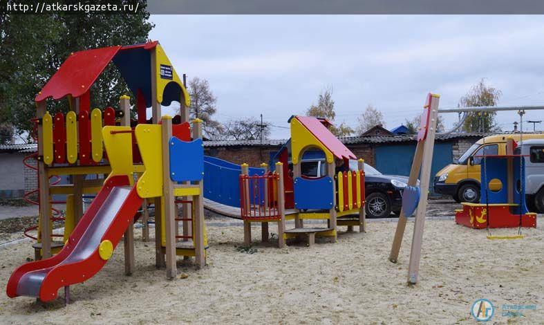 На улице Бубнова сегодня открыли новую детскую площадку