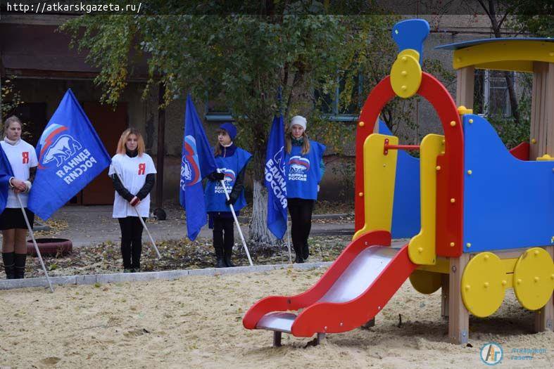На улице Бубнова сегодня открыли новую детскую площадку