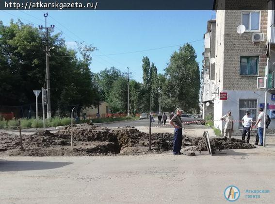 На улице Талалихина "Облводоресурс" ликвидирует крупные коммунальные аварии